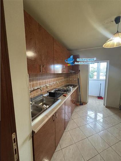 Apartament cu 3 camere semidecomandat, mobilat în Ștefan cel Mare