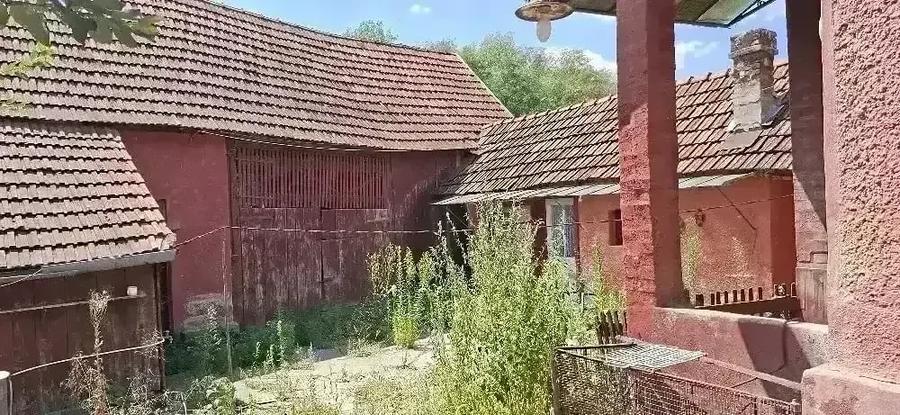 Casă cu 2 camere cu Teren 756 Mp în Central