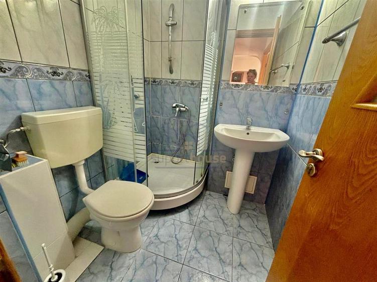 Apartament cu 4 camere decomandat, mobilat în Cantacuzino