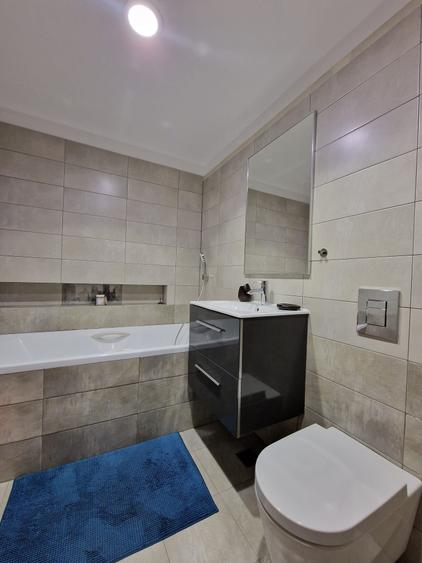 Apartament cu 3 camere decomandat, mobilat în Nerva Traian