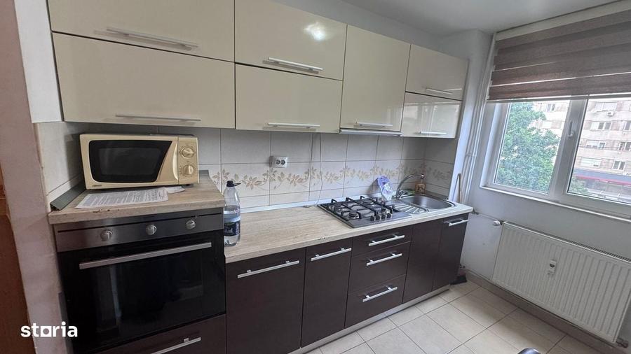 Apartament cu 3 camere decomandat în Dacia