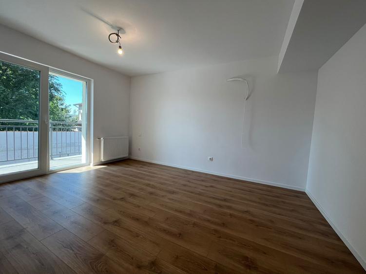 Duplex cu 5 camere cu Canalizare în Odăi
