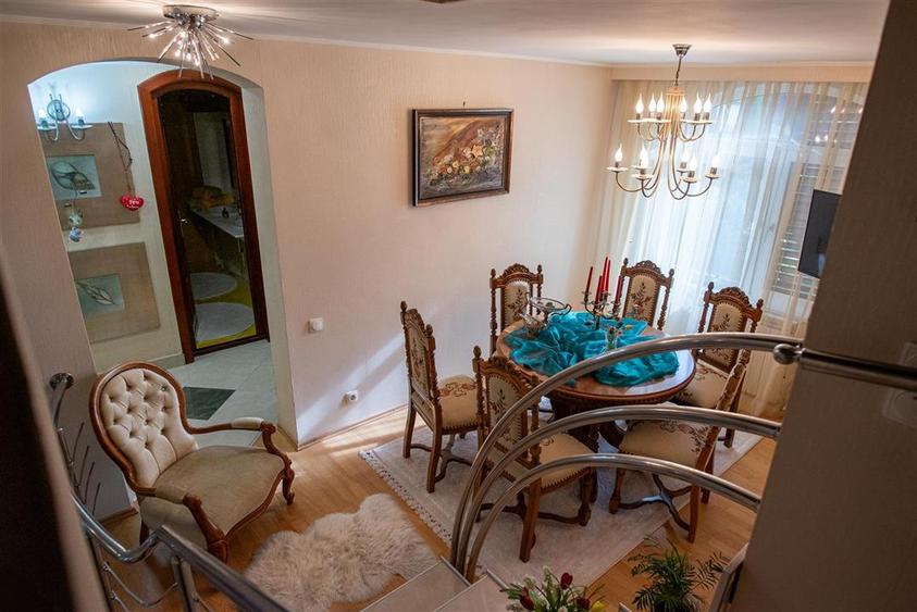 Casă cu 5 camere cu Teren 1229 Mp în Rontău