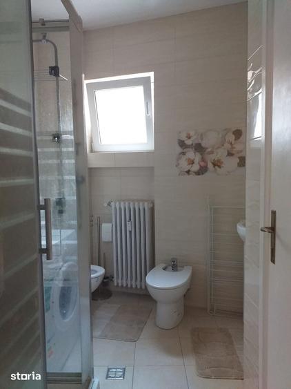 Apartament cu 3 camere decomandat în Ștefan cel Mare