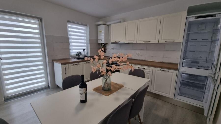 Casă cu 3 camere cu Teren 250 Mp în Central