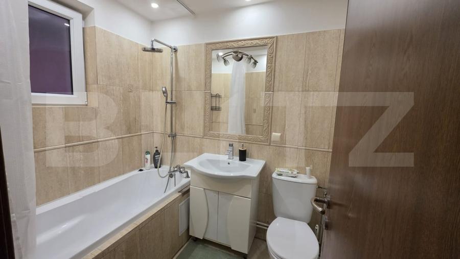 Apartament cu 3 camere decomandat, mobilat în Micro 14