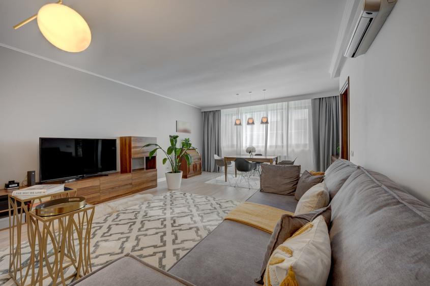 Apartament cu 4 camere decomandat, mobilat în Sisești