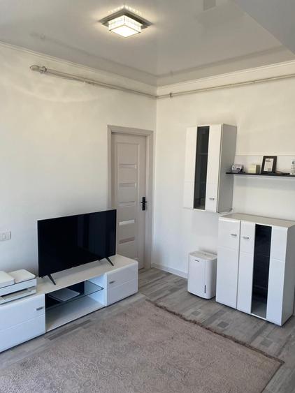 Apartament cu 2 camere semidecomandat în Exterior Vest
