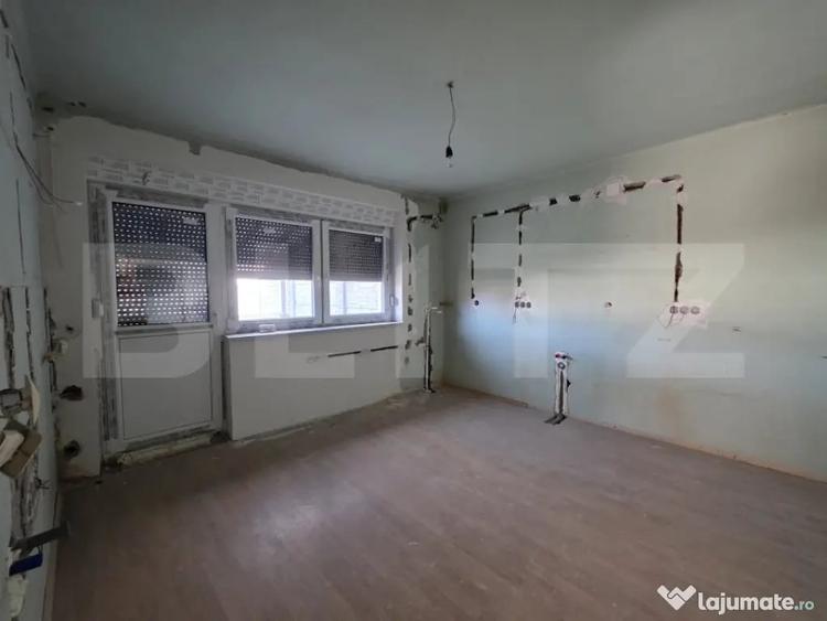 Casă cu 5 camere cu Teren 500 Mp în Titulescu