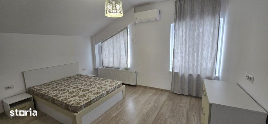 Casă cu 5 camere cu Teren 330 Mp în Ferme