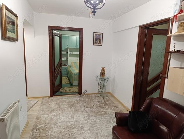 Apartament cu 3 camere decomandat în Dărmănești