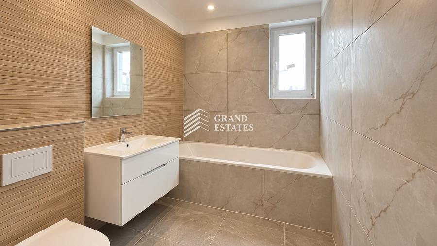 Duplex cu 4 camere cu Canalizare în Otopeni