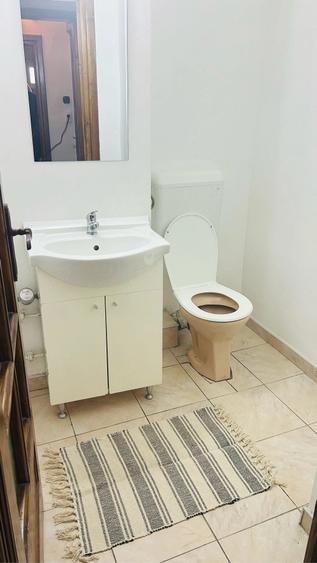 Apartament cu 3 camere decomandat, mobilat în Lipovei