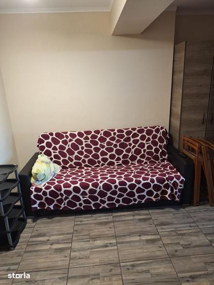 Garsonieră în Vest