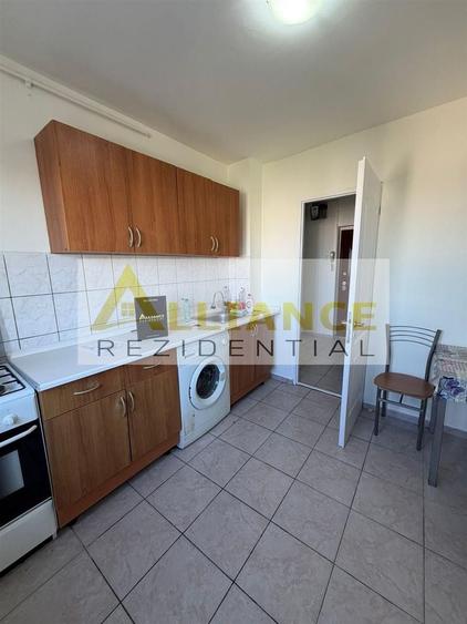 Apartament cu 2 camere semidecomandat, mobilat în Berceni