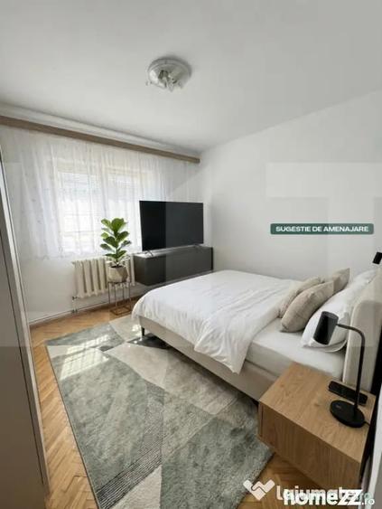 Apartament cu 4 camere decomandat în Central