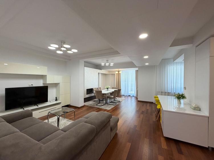 Apartament cu 4 camere în Herăstrău