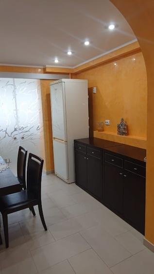 Apartament cu 3 camere decomandat în Rahova