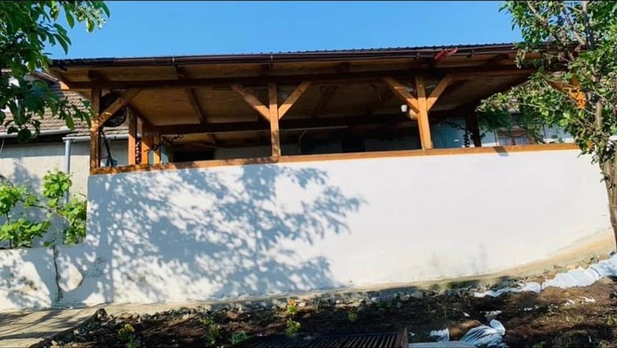 Casă individuală cu 4 camere cu Teren 5000 Mp în Remetea Mică