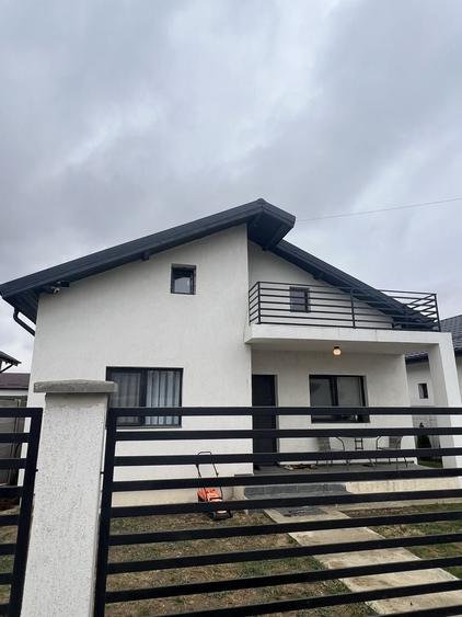 Casă cu 3 camere în Central