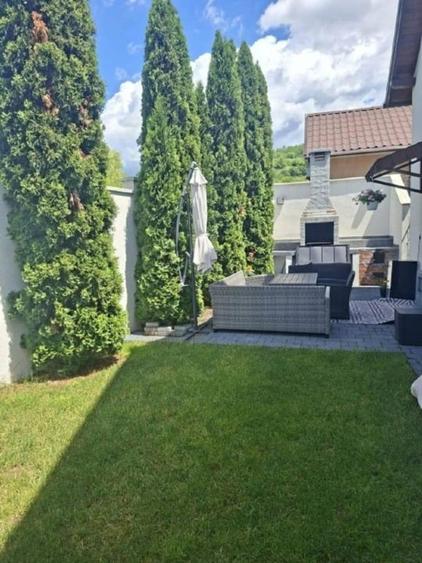 Casă individuală cu 5 camere cu Canalizare în Corunca