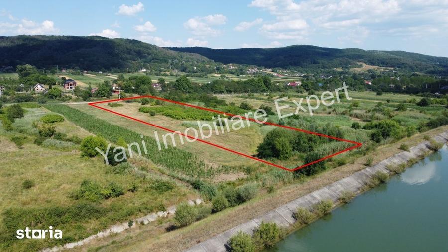 Teren de 8229 mp, în Băiculești
