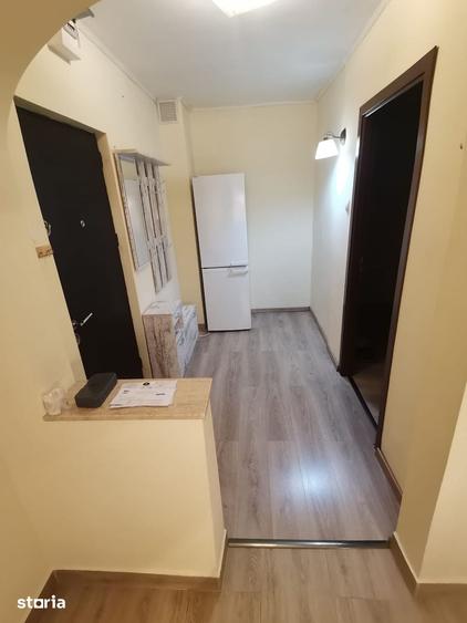 De inchiriat apartament cu 2 camere, decomandat Centrul ora?ului - 9