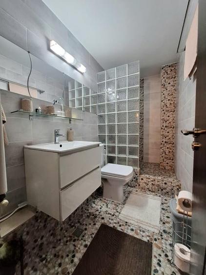 Apartament cu 3 camere, mobilat în 13 Septembrie