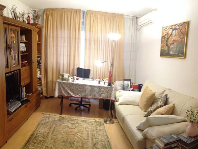 Apartament cu 3 camere decomandat în Colentina