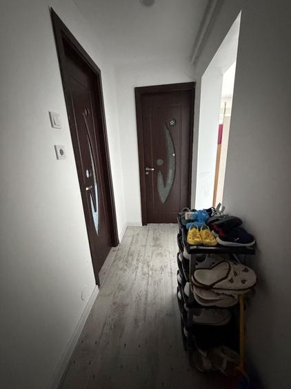 Apartament cu 2 camere decomandat în 1 Decembrie