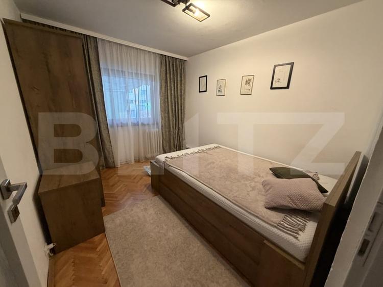 Apartament cu 3 camere decomandat, mobilat în Ampoi 3