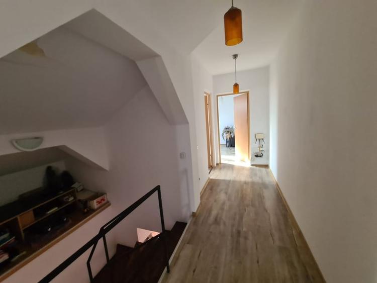 Apartament cu 4 camere decomandat, mobilat în Sărari