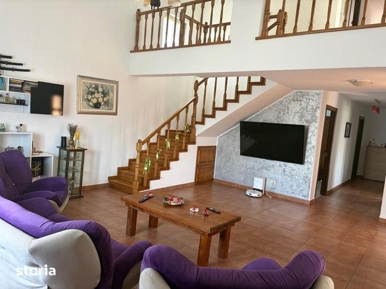 Casă cu 4 camere cu Teren 195 Mp în Central