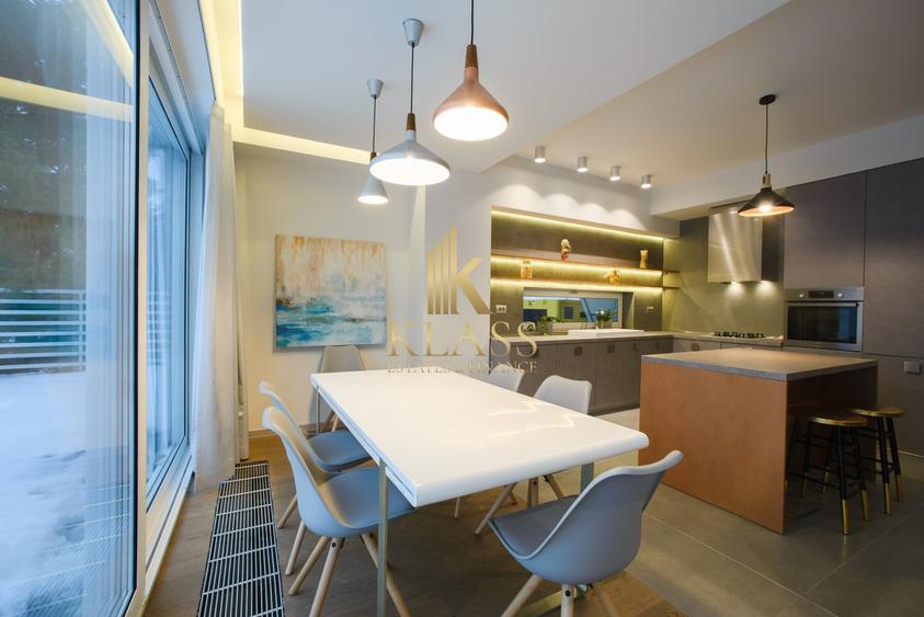 Apartament cu 4 camere decomandat, mobilat în Iancu Nicolae