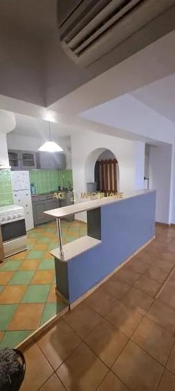 Apartament cu 3 camere semidecomandat, mobilat în Obor