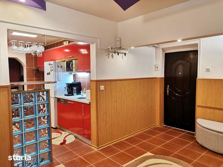 Apartament cu 3 camere decomandat în Mioriței