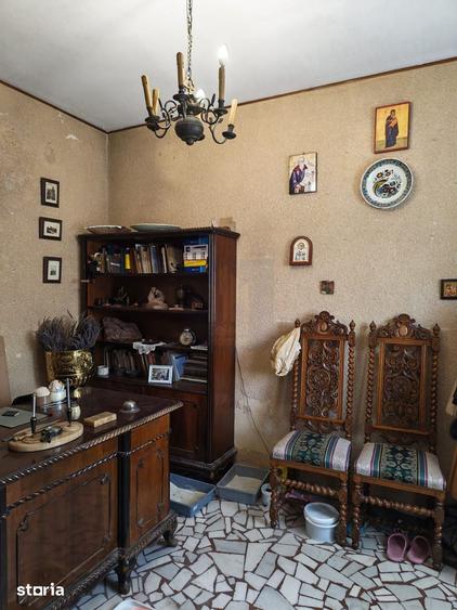 Casă cu 7 camere cu Teren 1013 Mp în Moșilor
