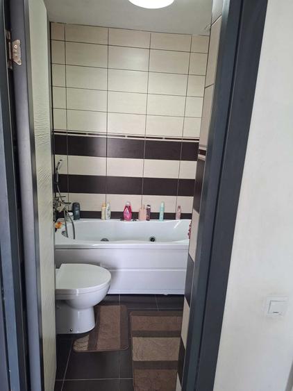 Casă cu 4 camere în Vulcan