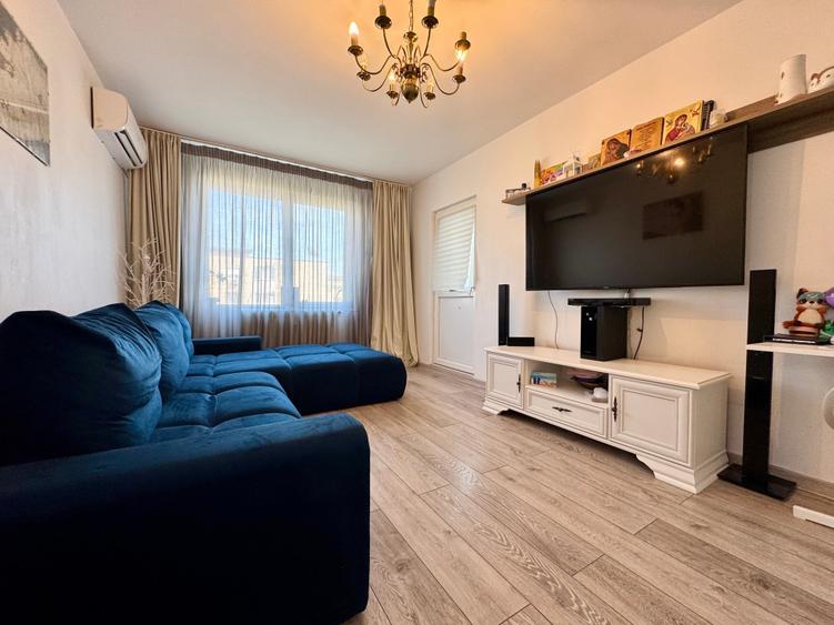 Apartament cu 4 camere semidecomandat în Crângași
