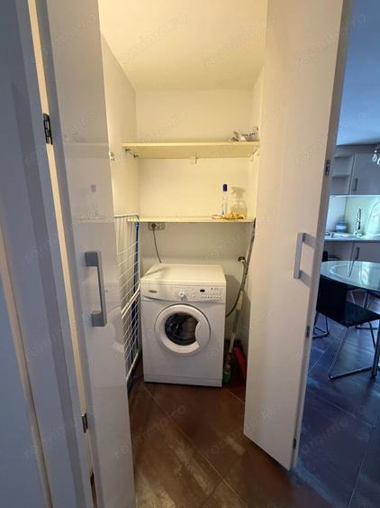 Apartament cu 3 camere semidecomandat în Girocului