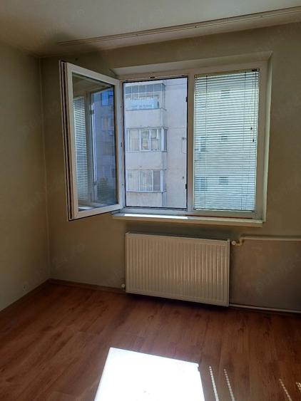 Apartament cu 2 camere decomandat în Crângași