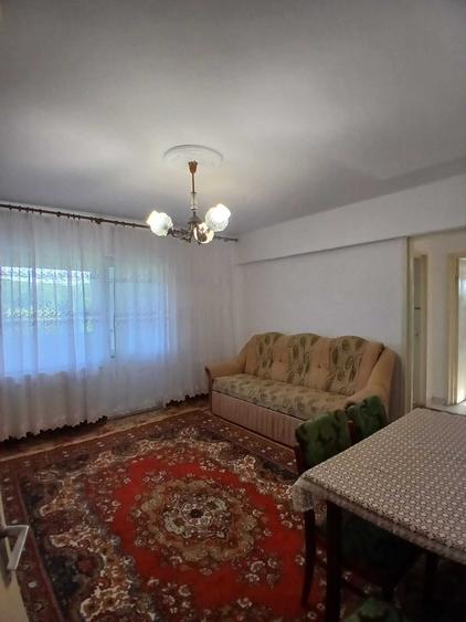 Apartament cu 2 camere decomandat în Poiana Codrului