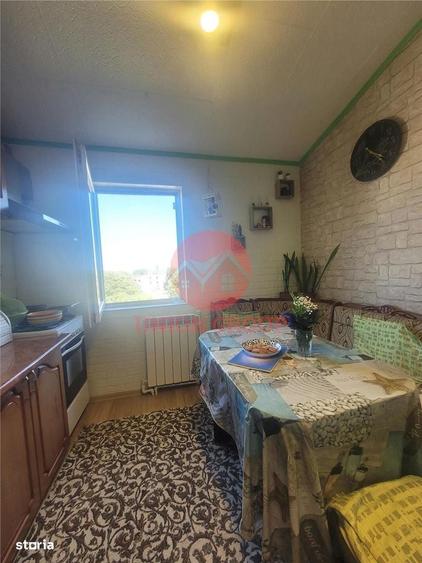 Apartament cu 2 camere decomandat în Poarta 6