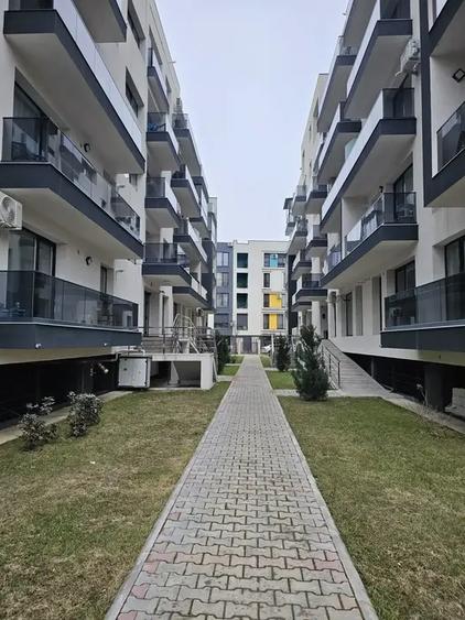 Apartament cu 3 camere semidecomandat în Theodor Pallady