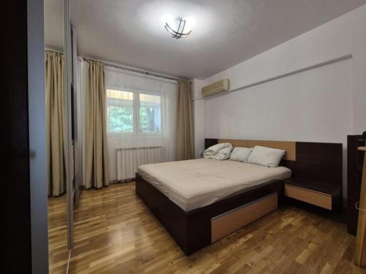 Apartament cu 3 camere decomandat în Muncii
