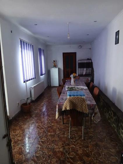 Casă cu 6 camere cu Teren 800 Mp în Central