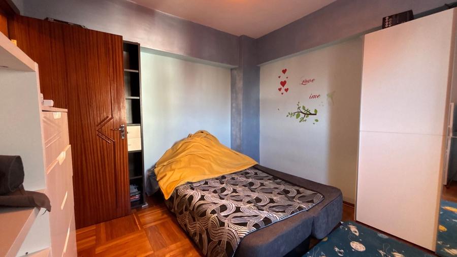 Apartament cu 3 camere decomandat în Moșilor