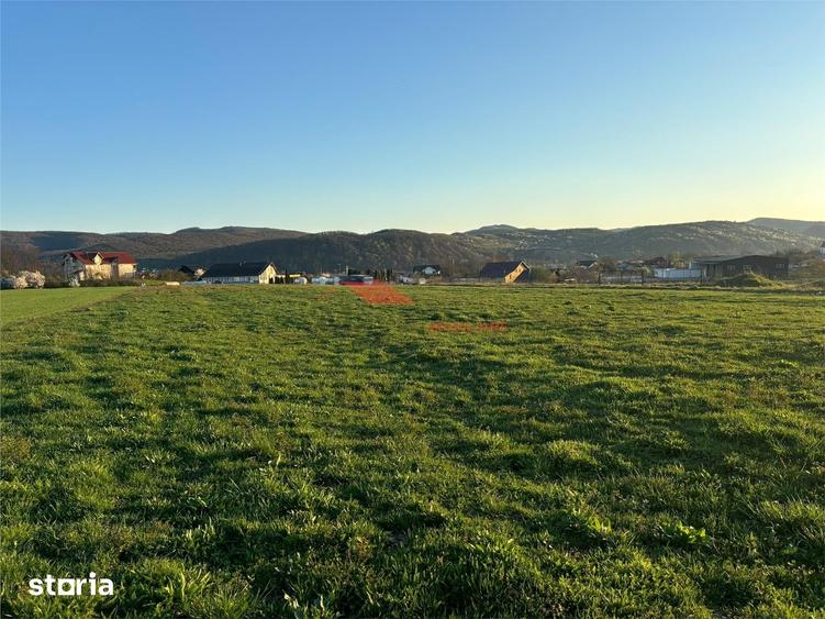 Teren de 7200 mp, în Central