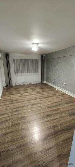 Apartament cu 3 camere decomandat în Micro 3