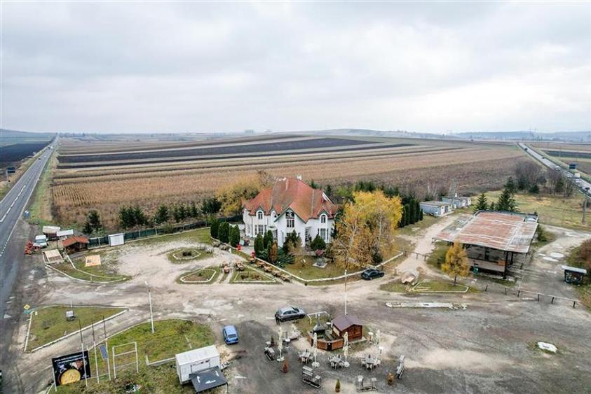 Spațiu comercial, de 704 mp, în Exterior Est